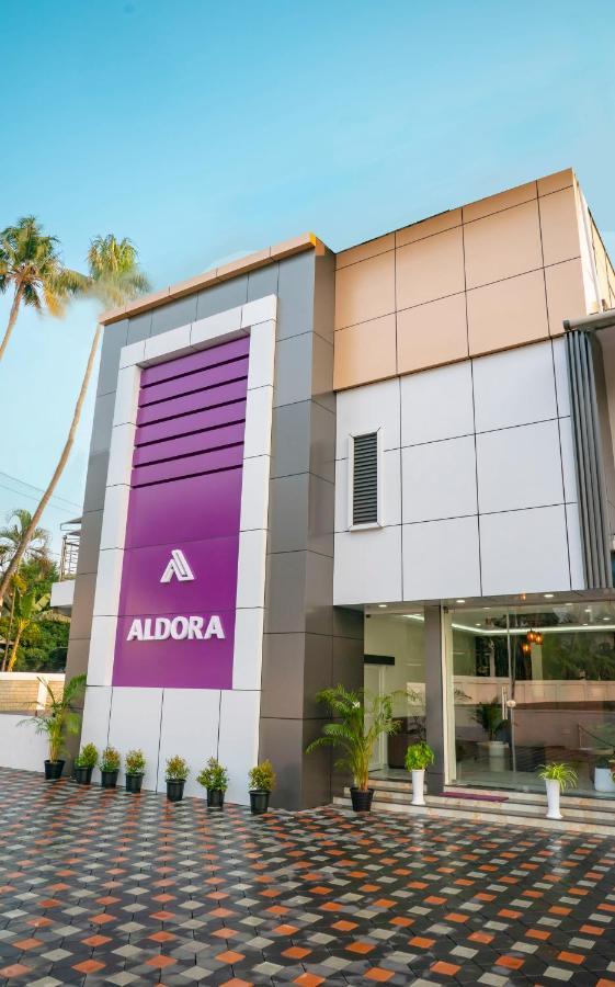 מלון נדומבסרי Aldora Airport Residency מראה חיצוני תמונה