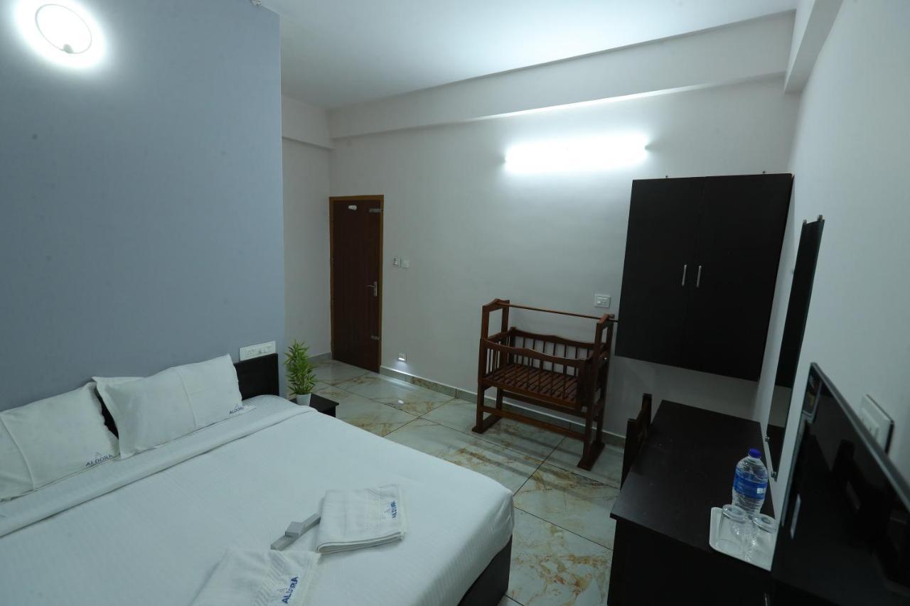 מלון נדומבסרי Aldora Airport Residency מראה חיצוני תמונה