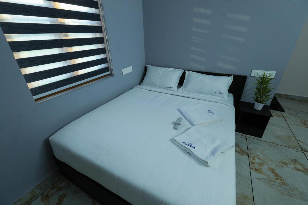 מלון נדומבסרי Aldora Airport Residency מראה חיצוני תמונה