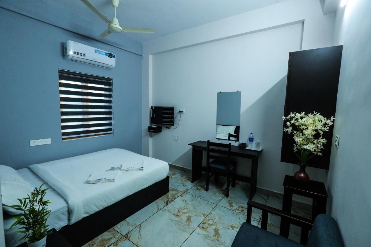 מלון נדומבסרי Aldora Airport Residency מראה חיצוני תמונה