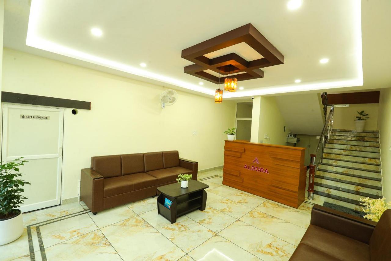 מלון נדומבסרי Aldora Airport Residency מראה חיצוני תמונה